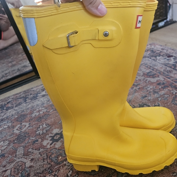 Hunter Yellow Boots - Picture 3 of 11